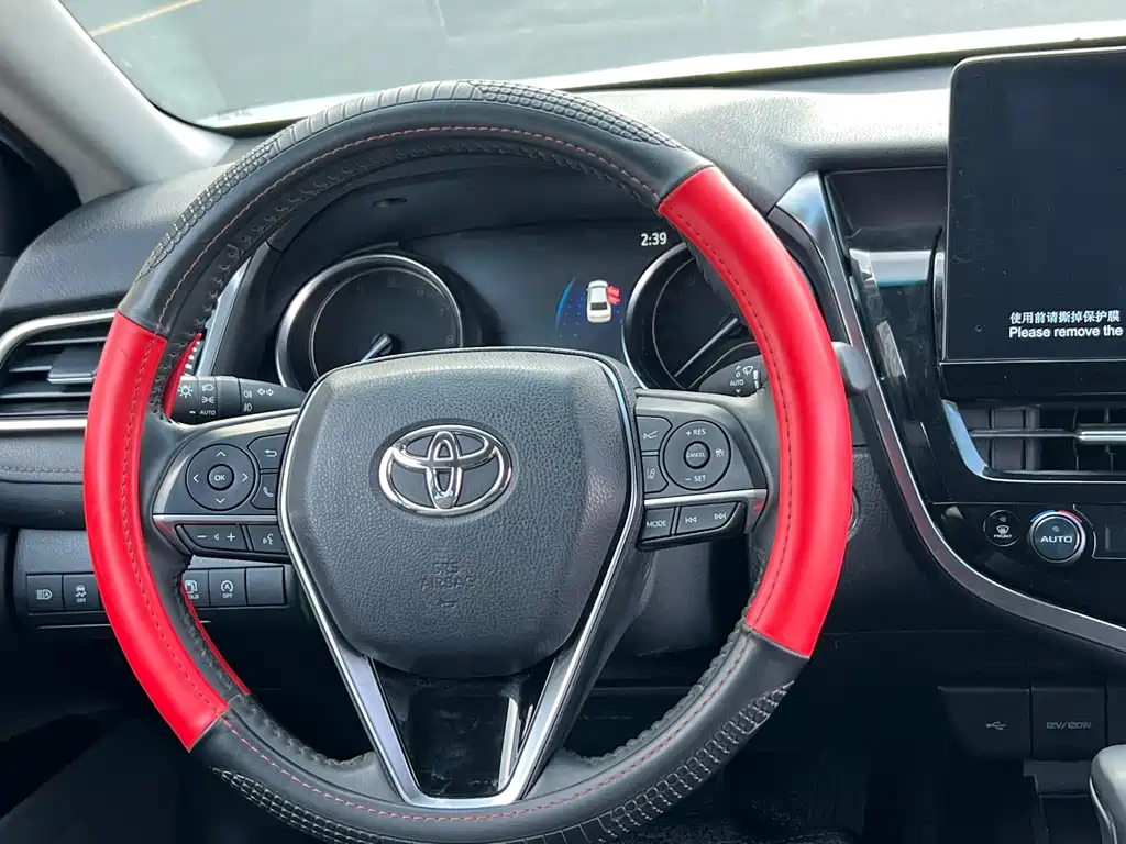 Toyota Camry — миниатюра 9