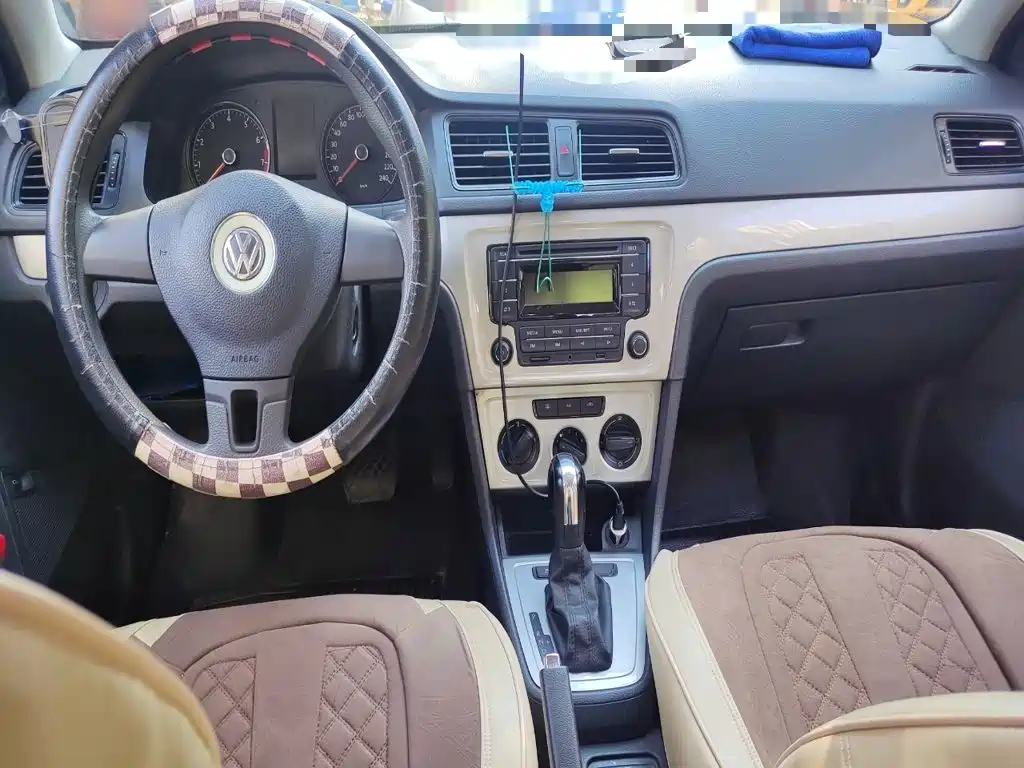 Volkswagen Lavida — миниатюра 5