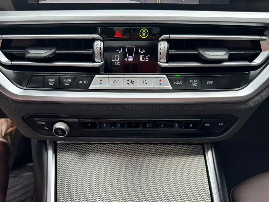 BMW 3 Series — миниатюра 18