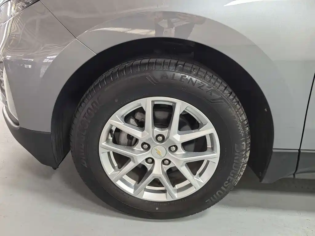 Chevrolet Equinox — миниатюра 18