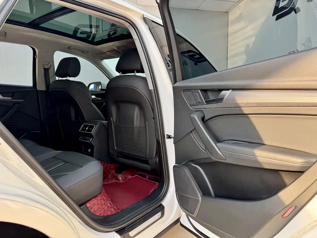 Audi Q5L — миниатюра 10