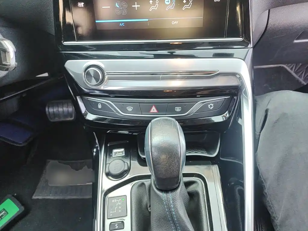 Peugeot 308 — миниатюра 10