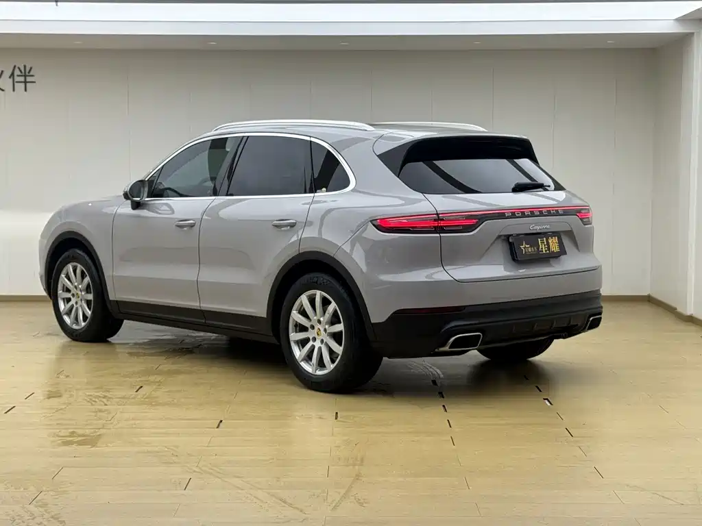 Porsche Cayenne — миниатюра 20