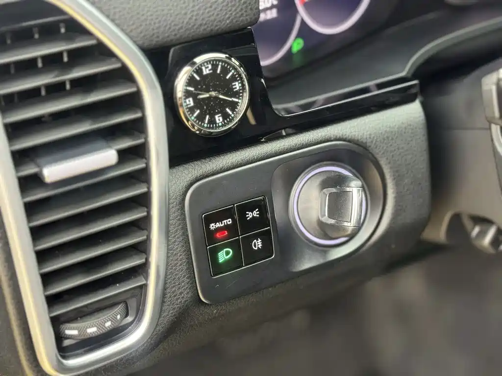 Porsche Cayenne — миниатюра 10