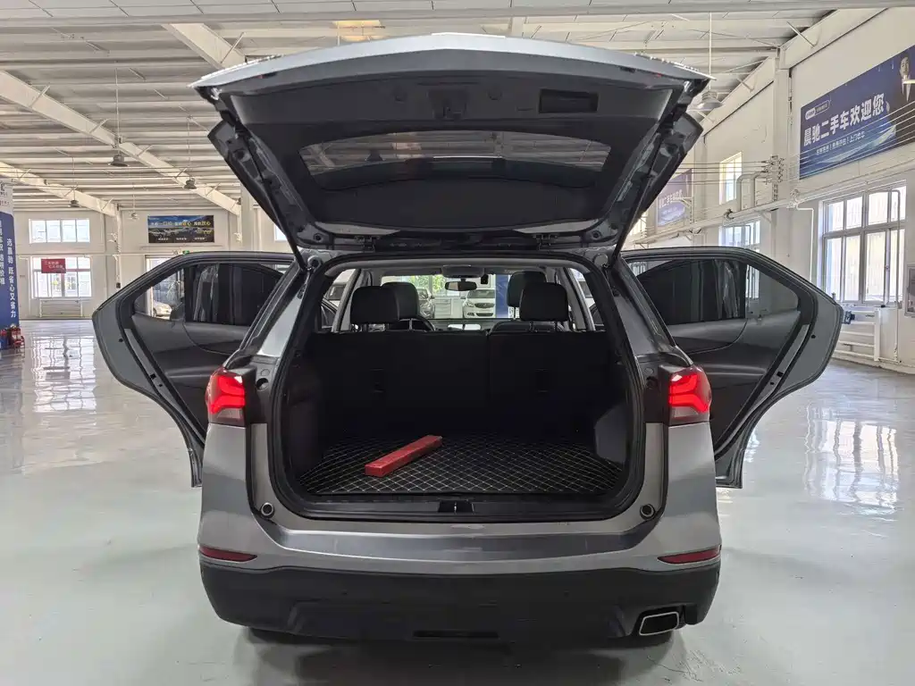 Chevrolet Equinox — миниатюра 16