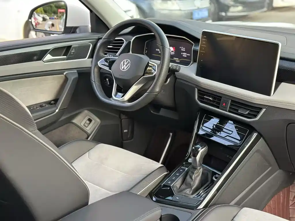Volkswagen X — миниатюра 4