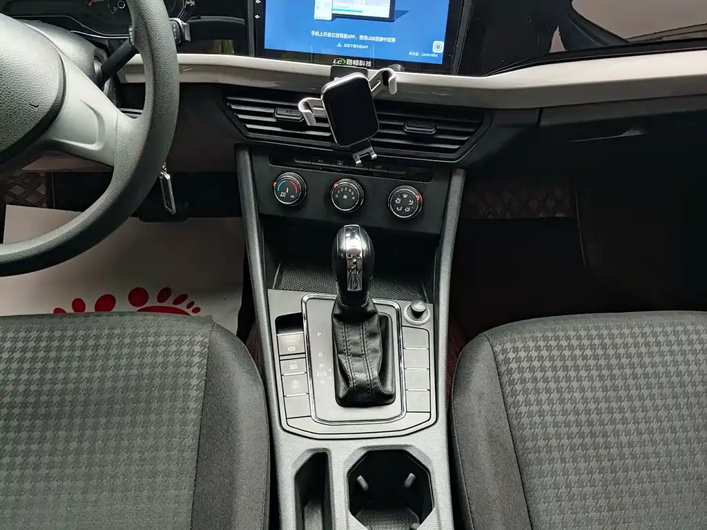 Volkswagen Bora — миниатюра 12