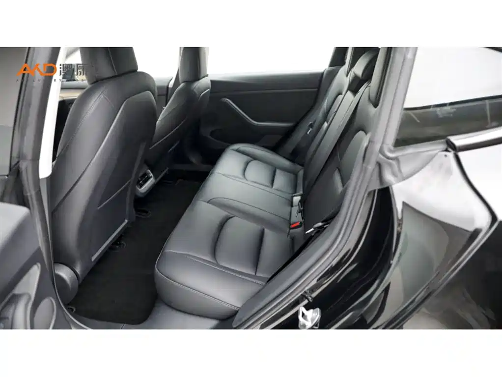 Tesla Model Y — миниатюра 7