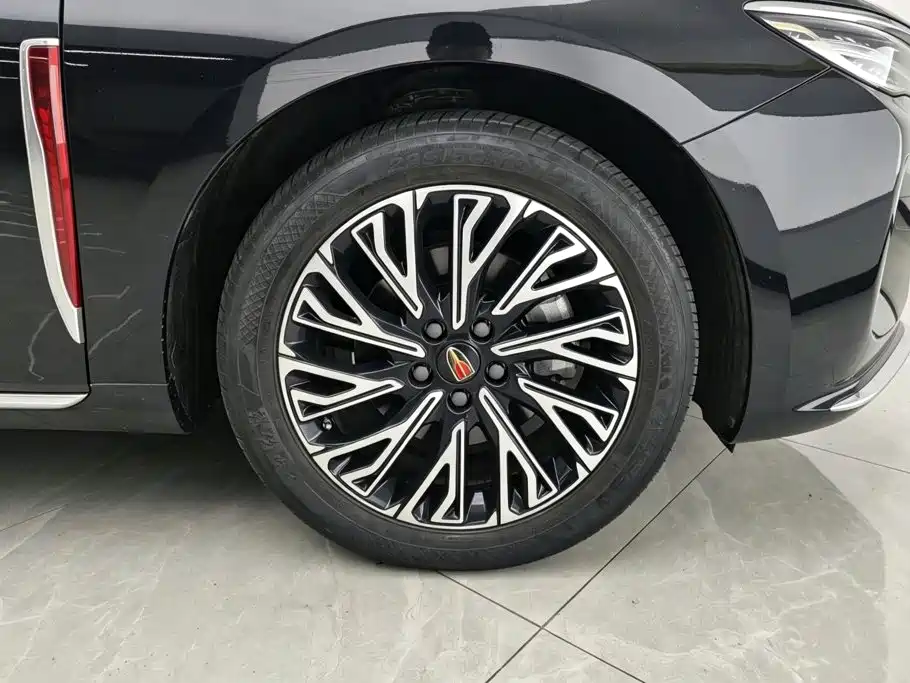 Hongqi Hongqi H5 — миниатюра 6