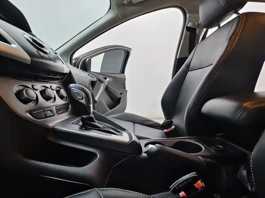Ford Focus — миниатюра 11