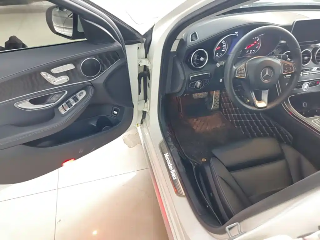 Mercedes-Benz C-Class — миниатюра 12