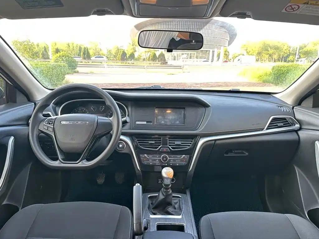 Venucia T90 — миниатюра 9