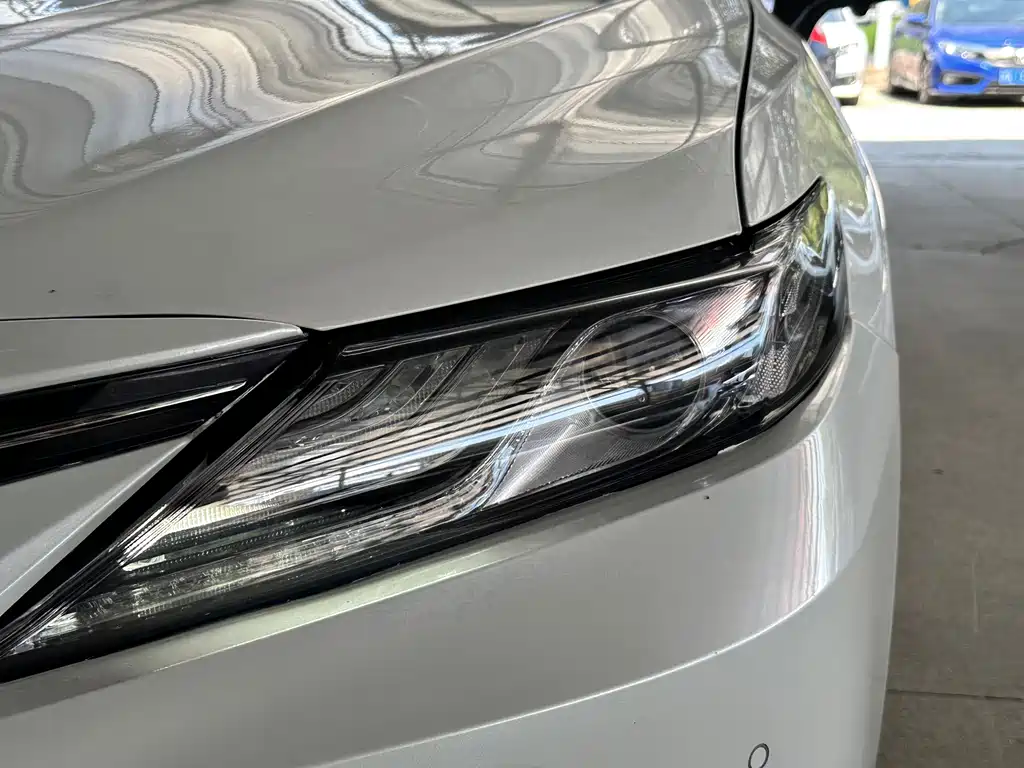 Toyota Camry — миниатюра 17