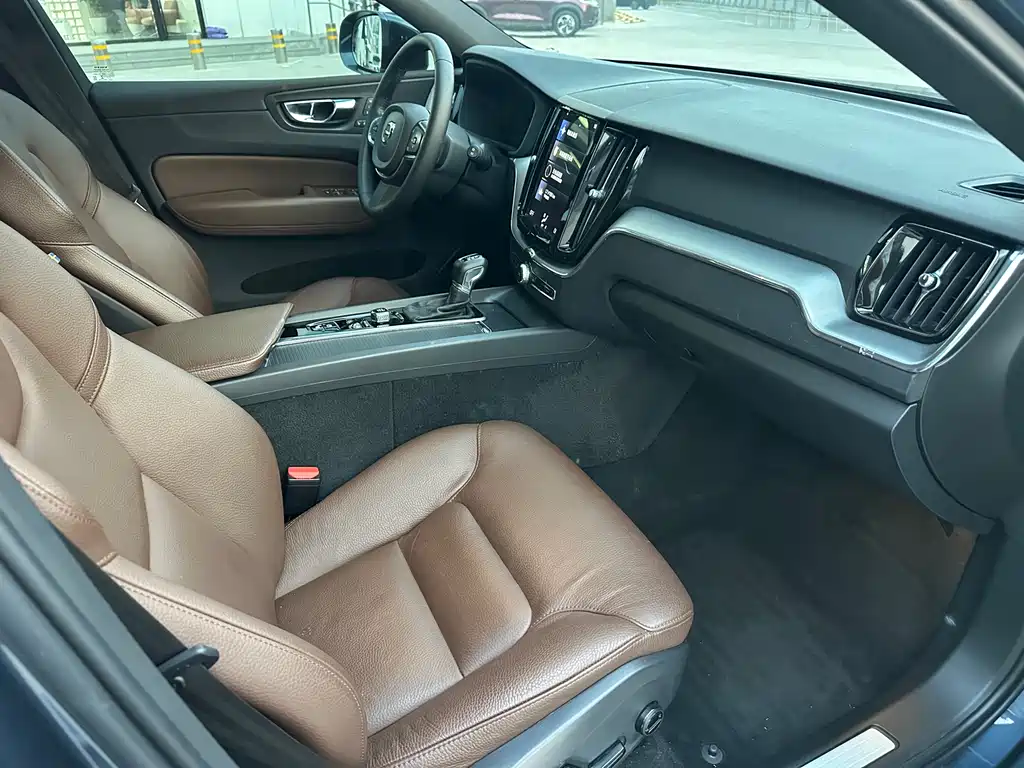 Volvo XC60 2021 T5 Luxury