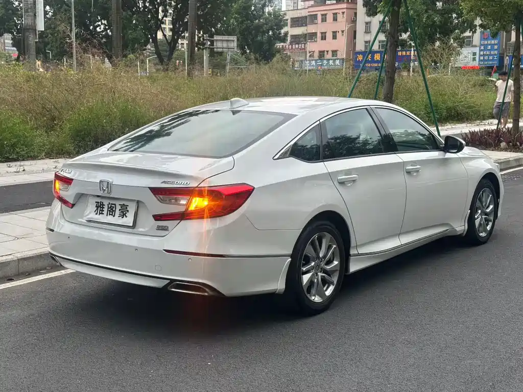 Honda Accord — миниатюра 7