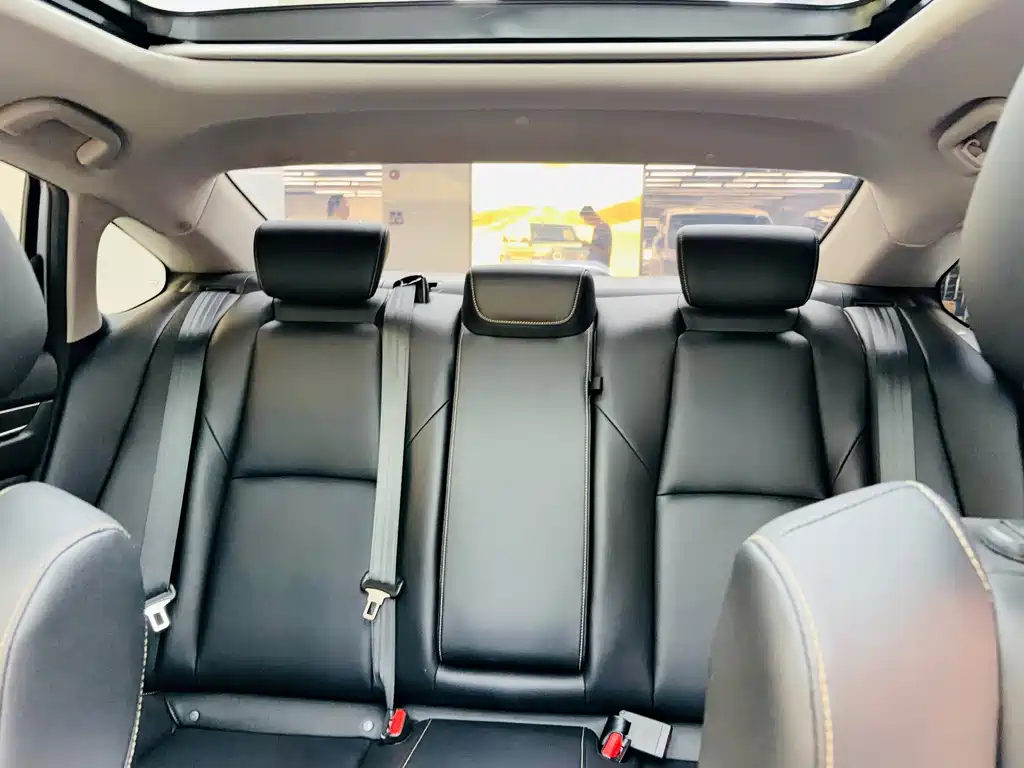 Honda Accord — миниатюра 16