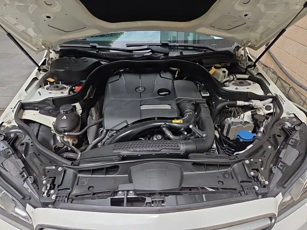 Mercedes-Benz E-Class — миниатюра 11