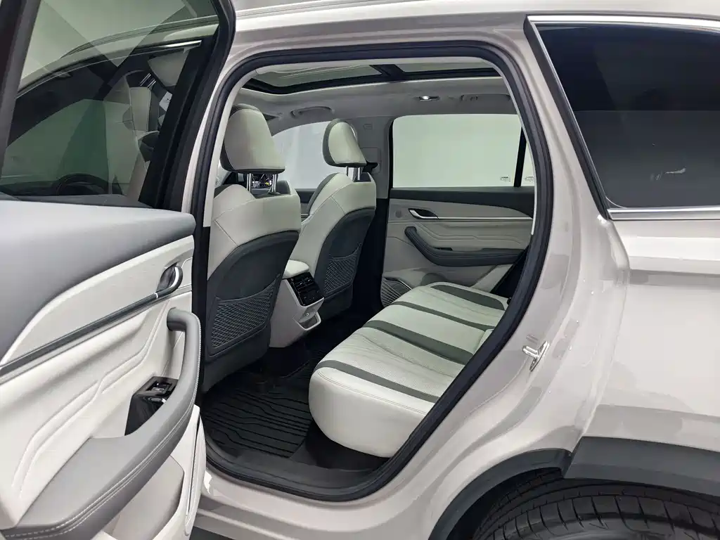 Geely Xingyue L — миниатюра 17