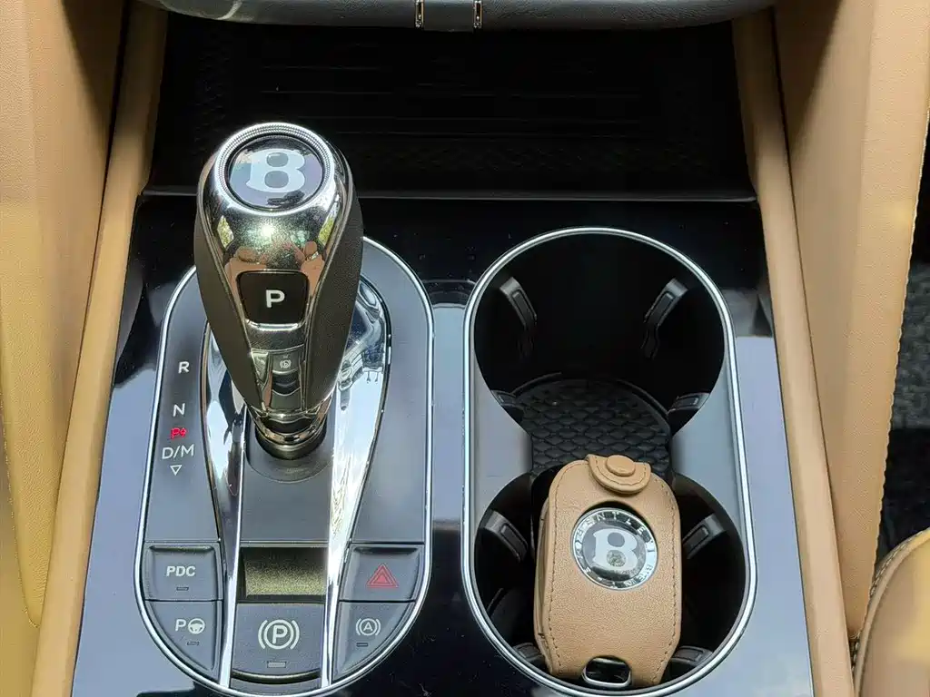 Bentley Bentayga — миниатюра 11
