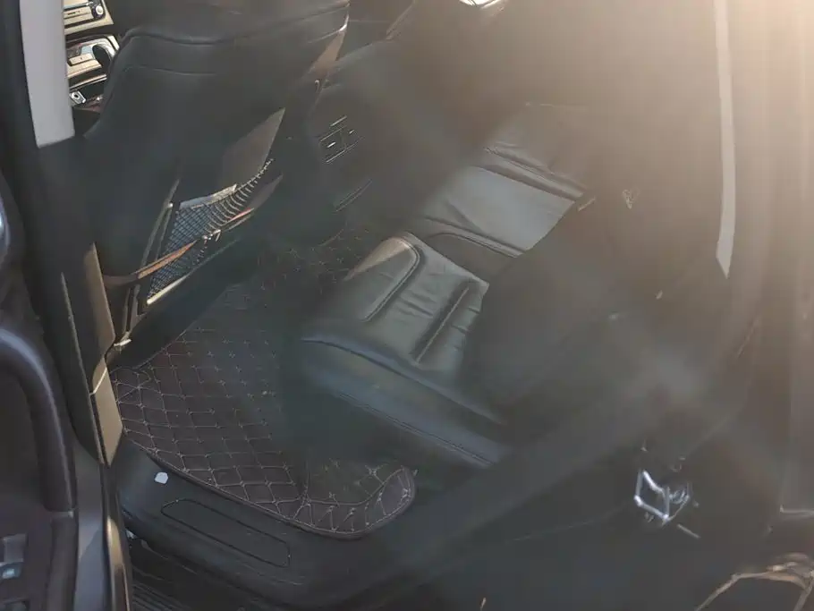 Volkswagen Touareg — миниатюра 11
