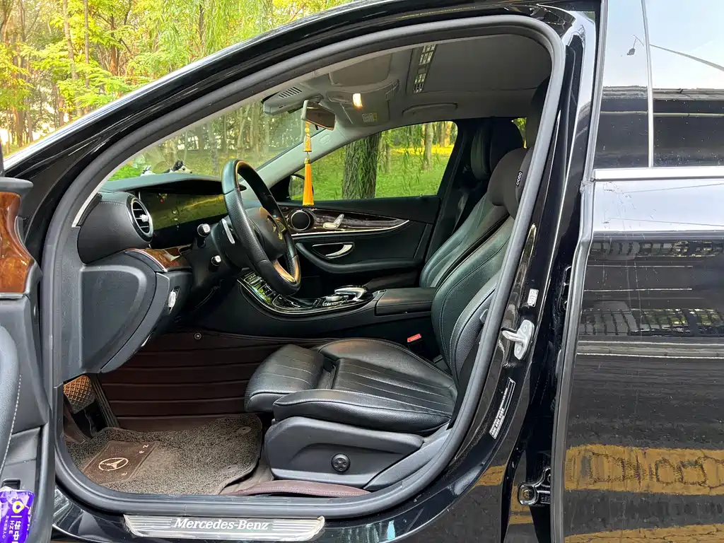 Mercedes-Benz E-Class — миниатюра 5