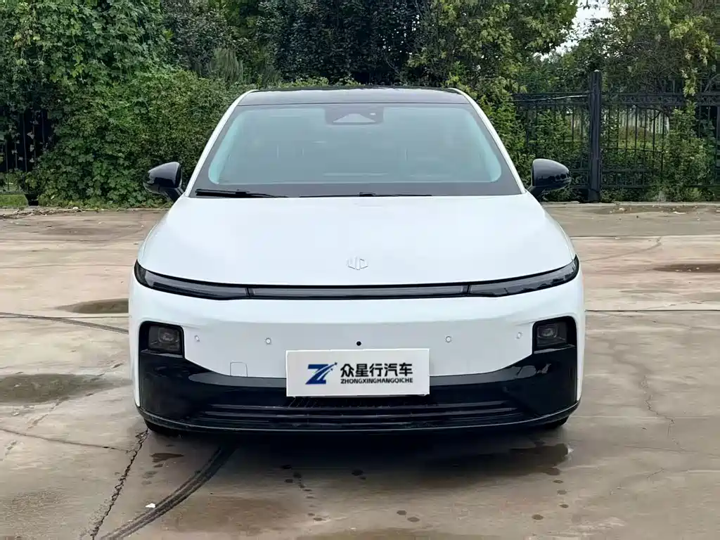 Leapmotor Leapmotor B01 — миниатюра 3