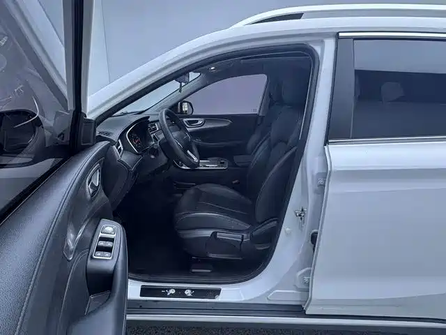 Roewe RX5 — миниатюра 7