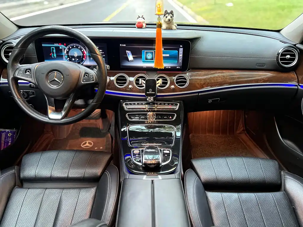 Mercedes-Benz E-Class — миниатюра 7