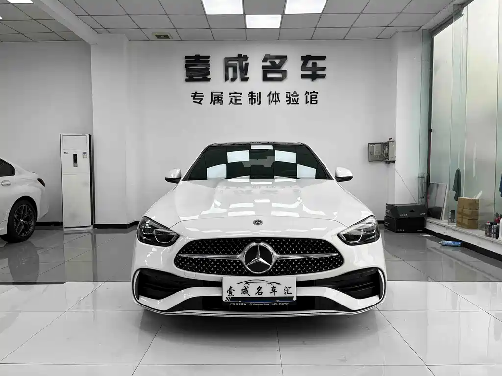 Mercedes-Benz C-Class — миниатюра 2