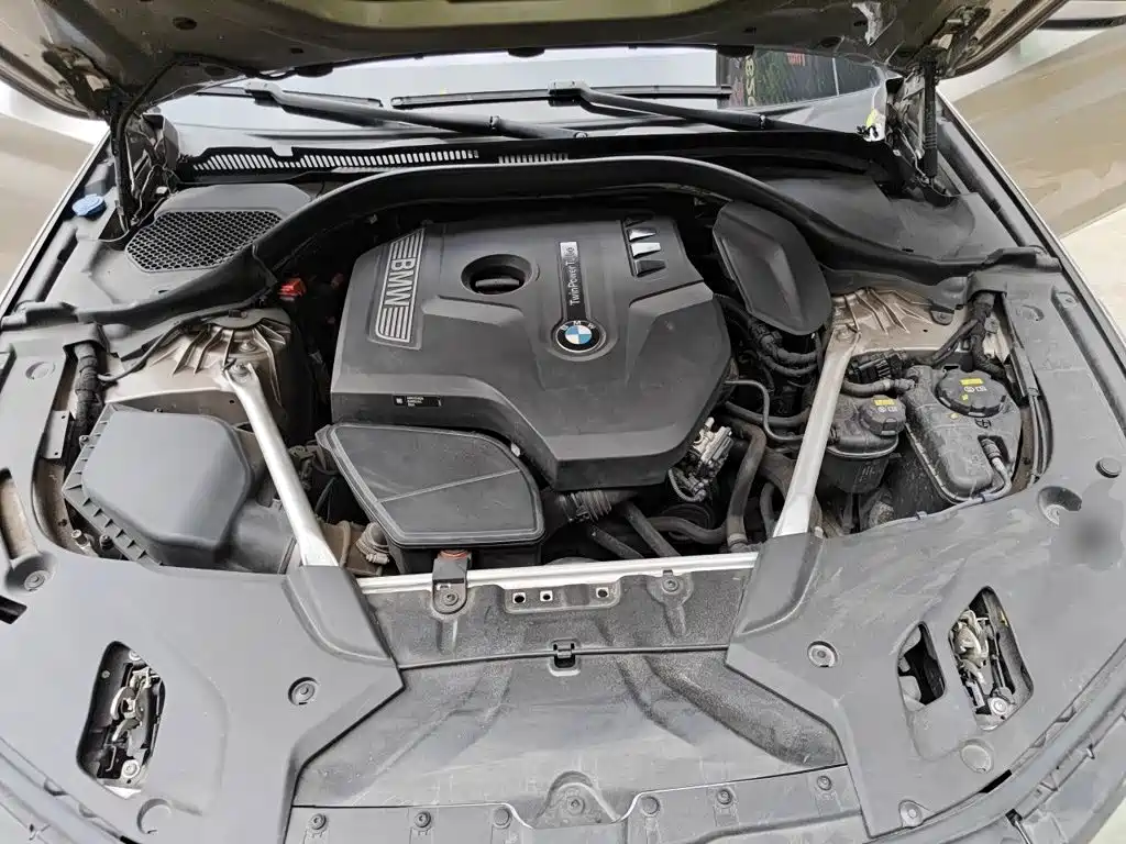 BMW 5 Series — миниатюра 11
