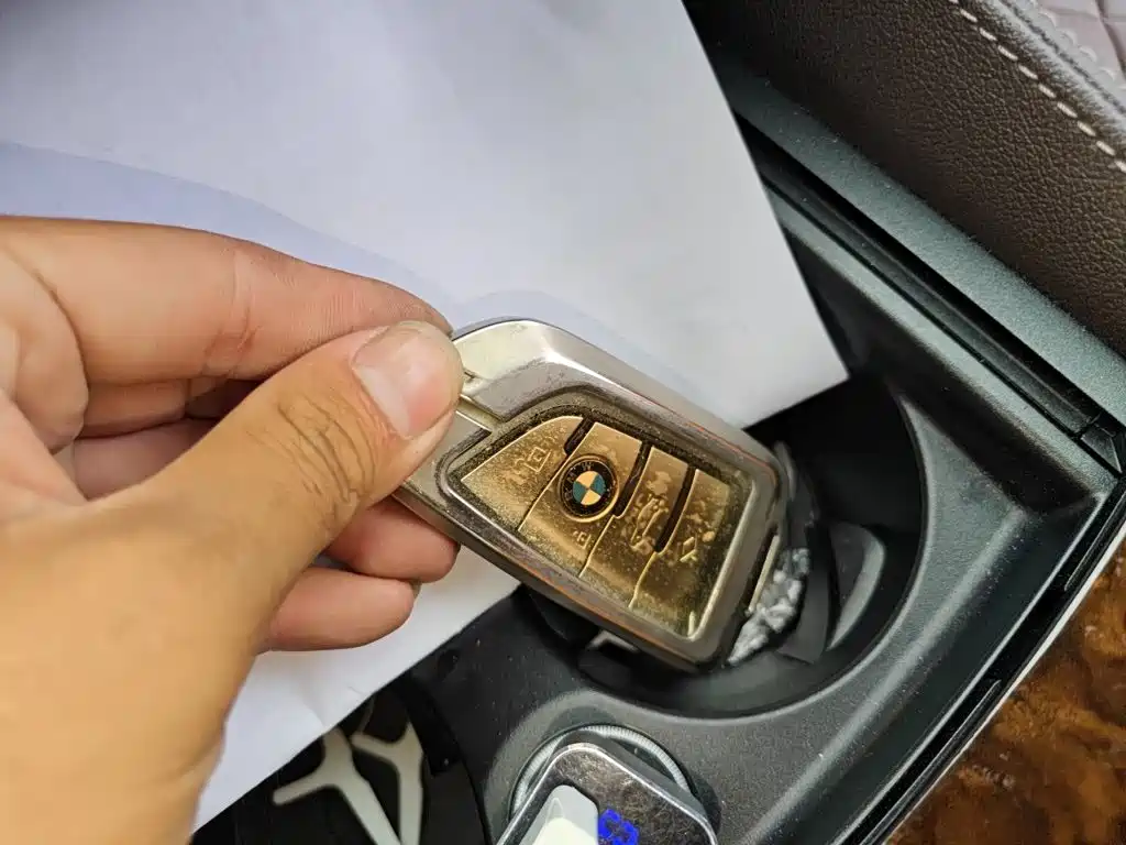 BMW 5 Series — миниатюра 12