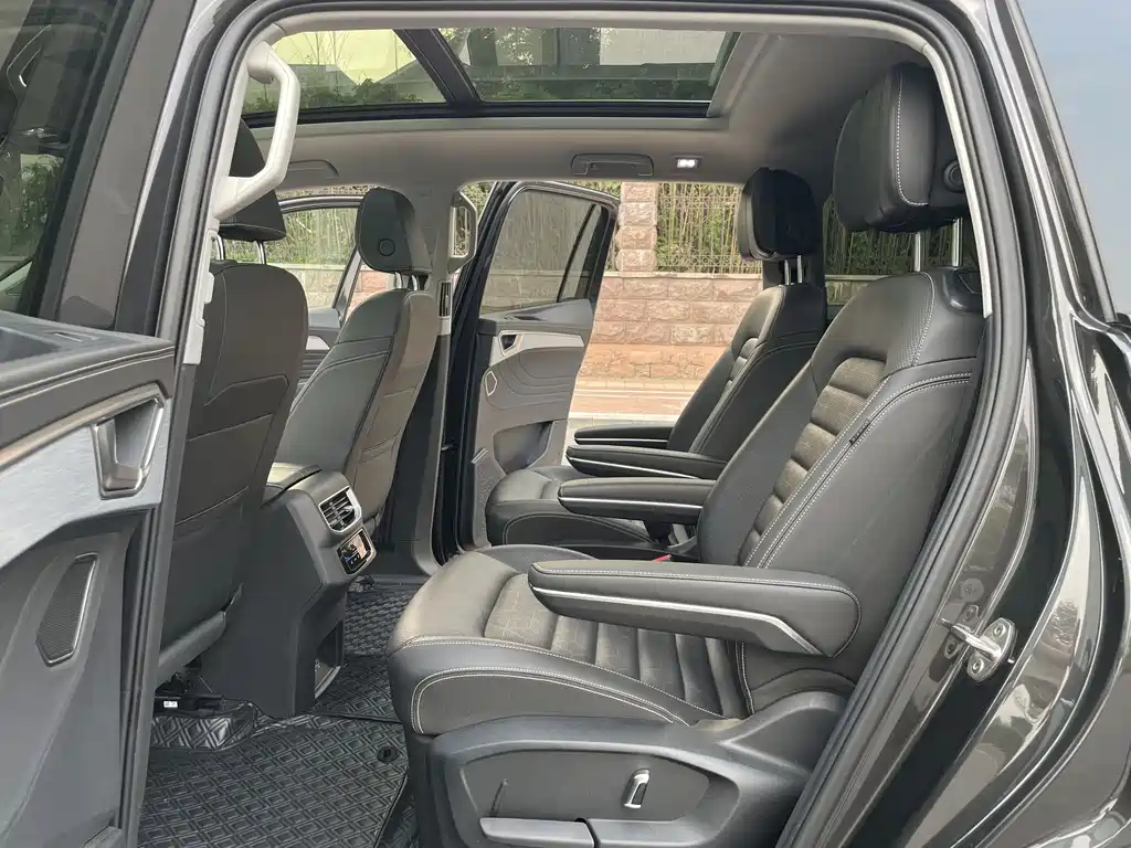 Volkswagen Viloran 2023 380TSI Luxury Pro 6 мест