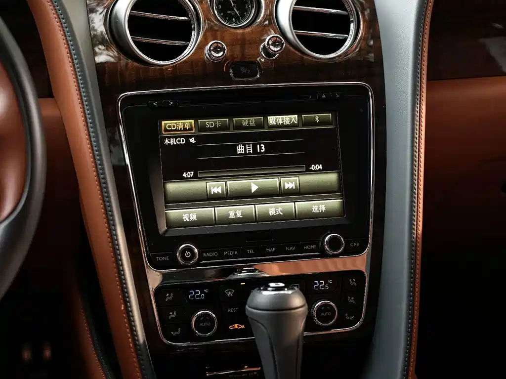 Bentley Flying Spur — миниатюра 10