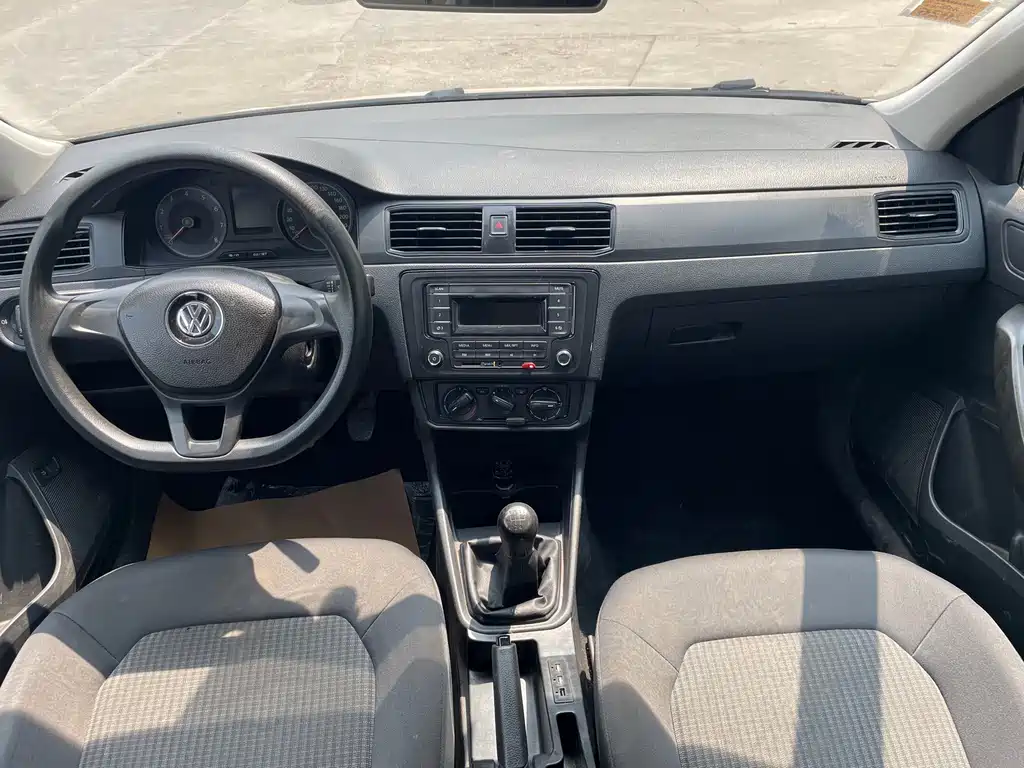 Volkswagen Santana — миниатюра 9