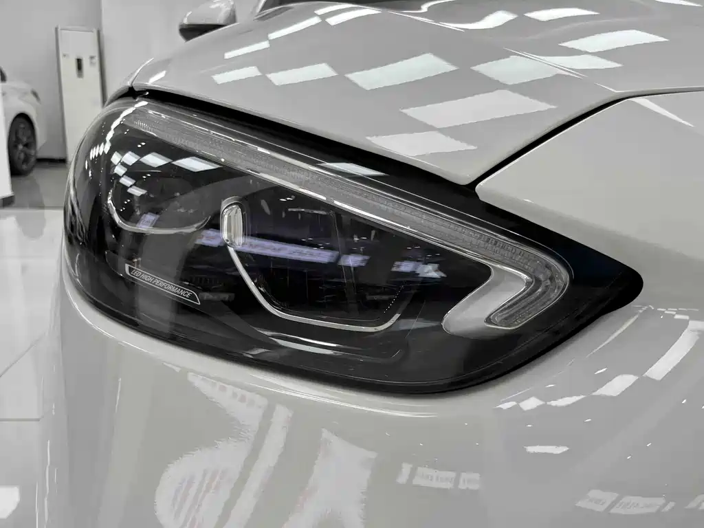 Mercedes-Benz C-Class — миниатюра 13