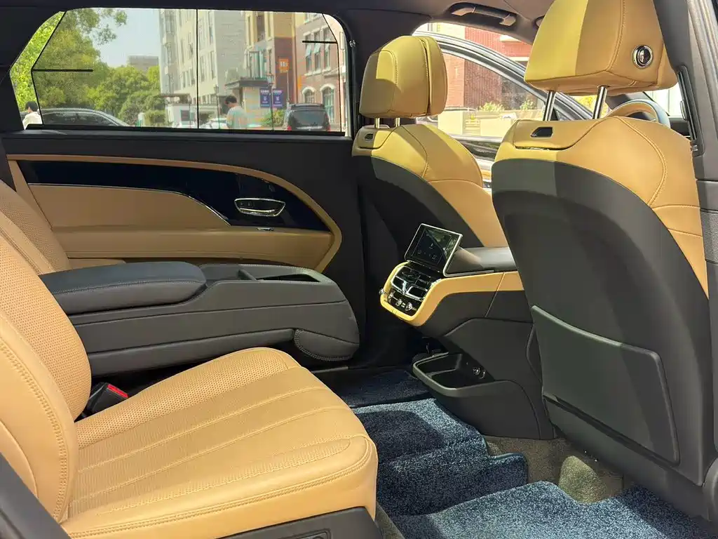 Bentley Bentayga — миниатюра 6