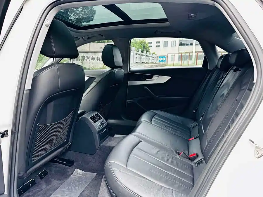 Audi A4L 2017 40 TFSI