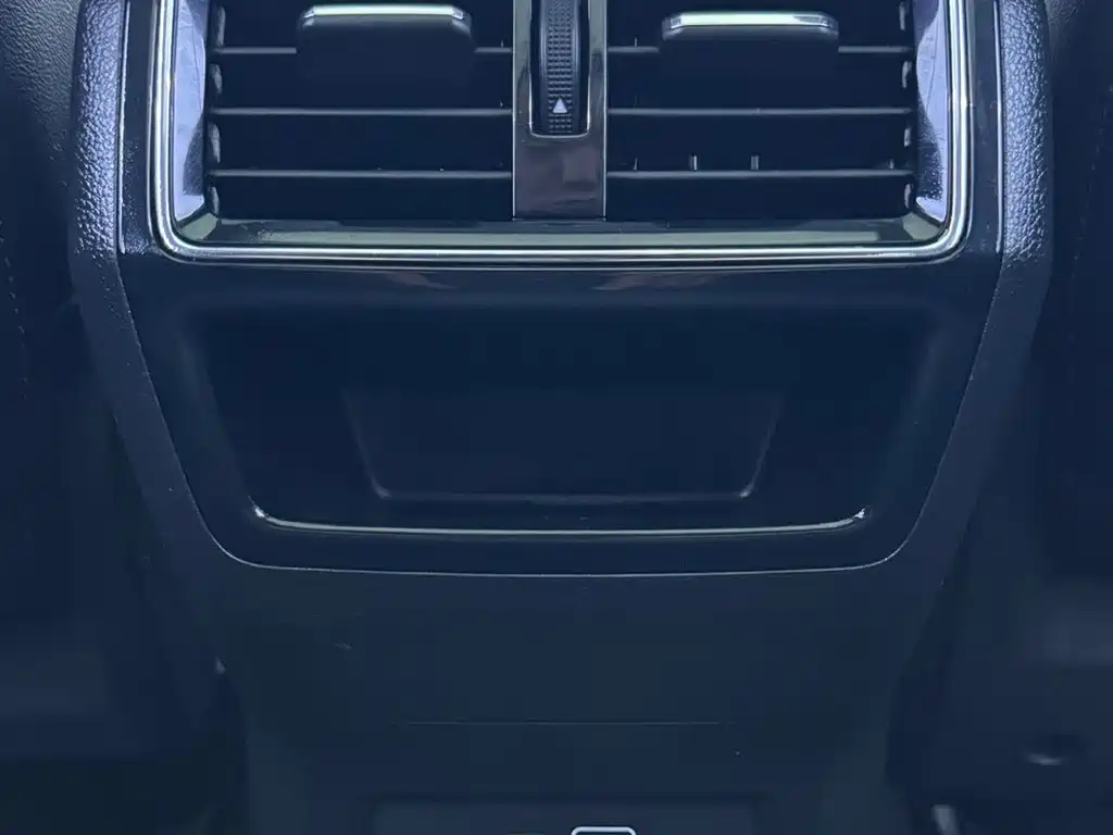 Skoda Karoq — миниатюра 12