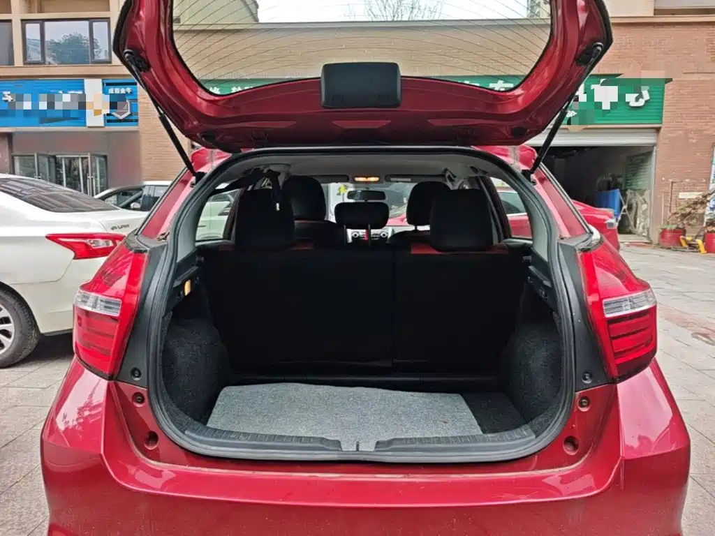 Toyota Yaris L — миниатюра 19