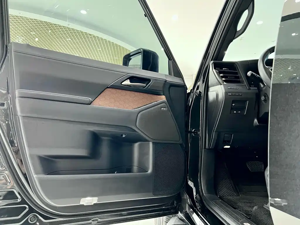 Lexus GX — миниатюра 22