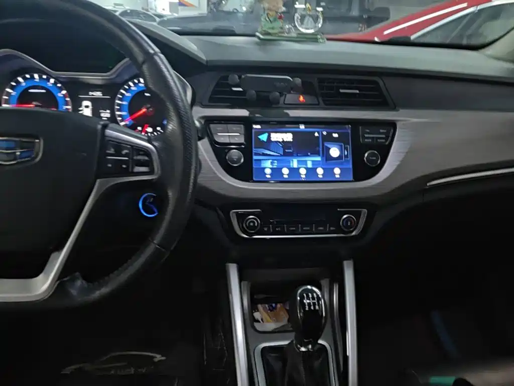 Geely Vision X3 — миниатюра 13