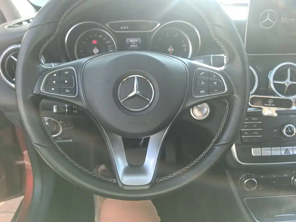 Mercedes-Benz GLA — миниатюра 11