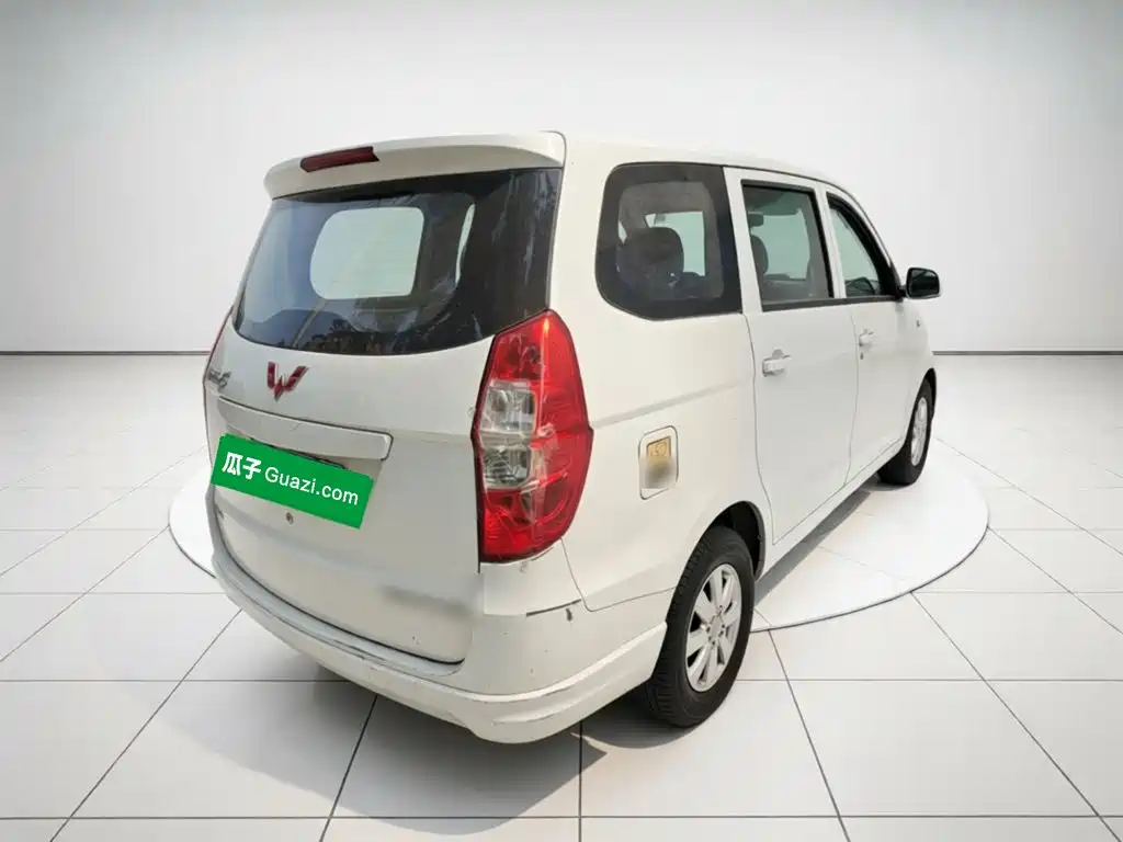 Wuling Hongguang — миниатюра 6