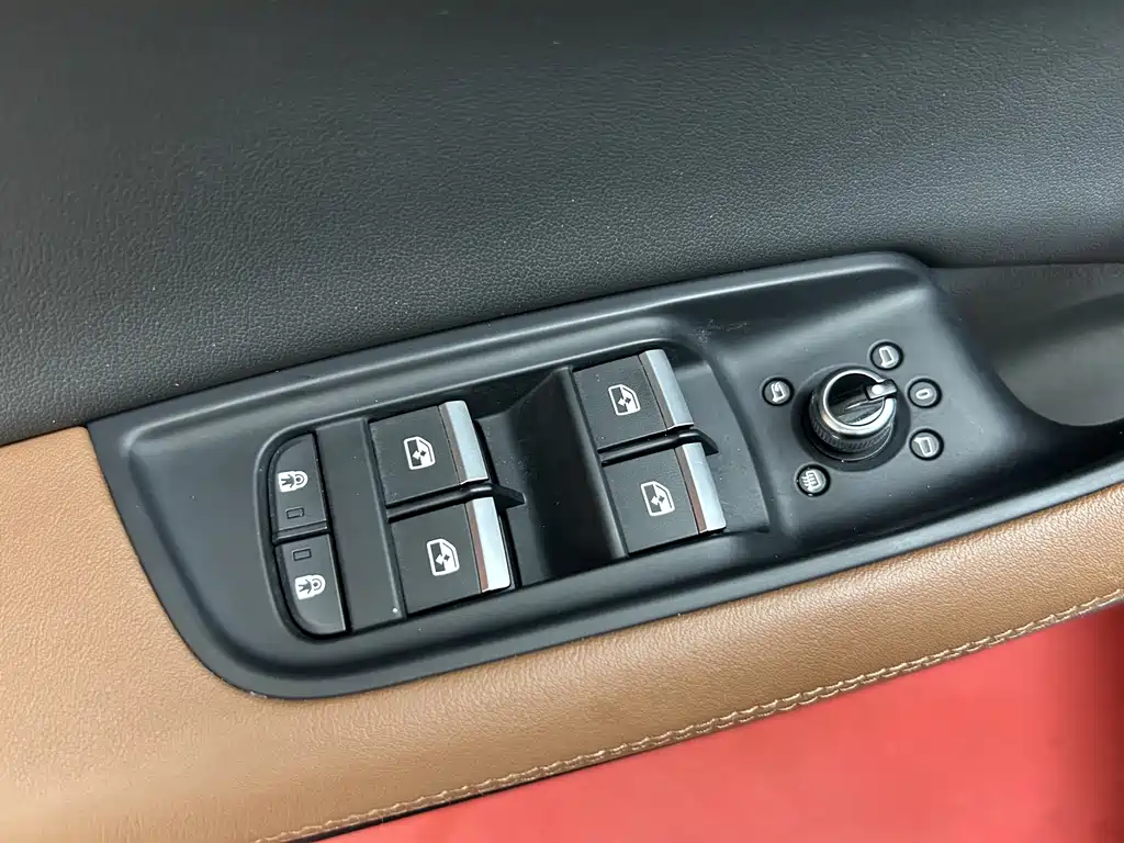 Audi Q7 — миниатюра 11