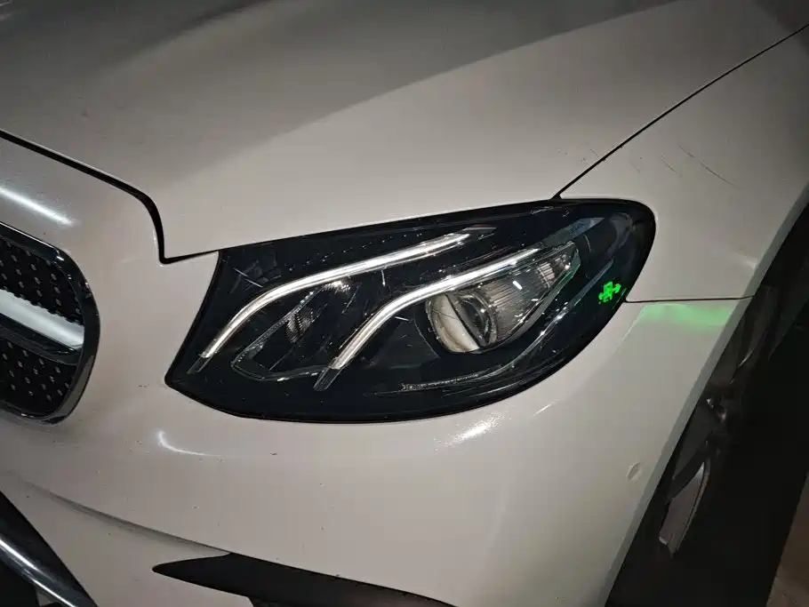 Mercedes-Benz E-Class (Import) — миниатюра 5