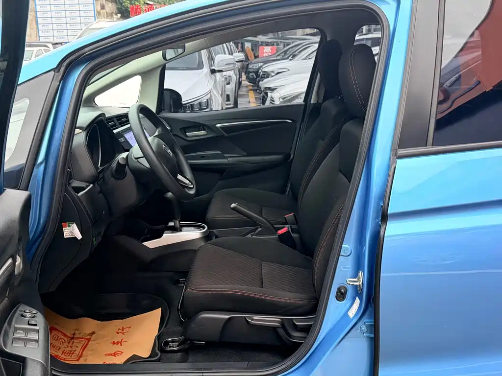 Honda Fit — миниатюра 7
