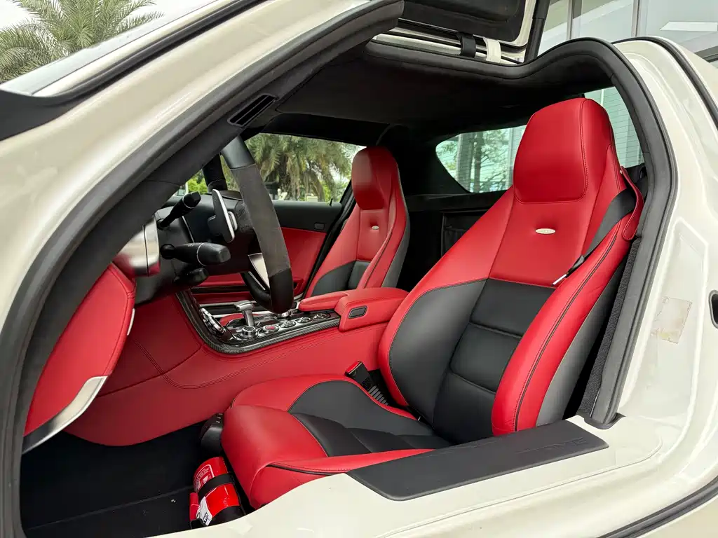Mercedes-Benz SLS AMG — миниатюра 5