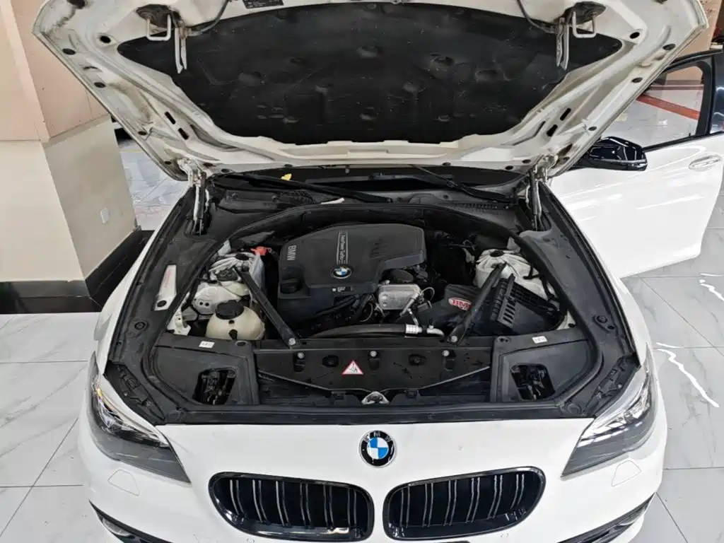 BMW 5 Series — миниатюра 20