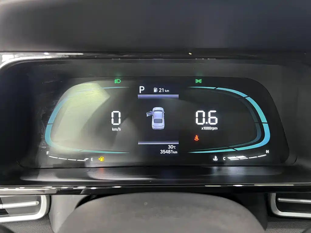 Hyundai Elantra — миниатюра 10