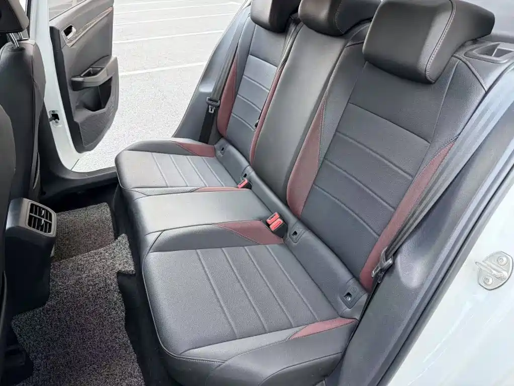 Volkswagen Bora — миниатюра 12